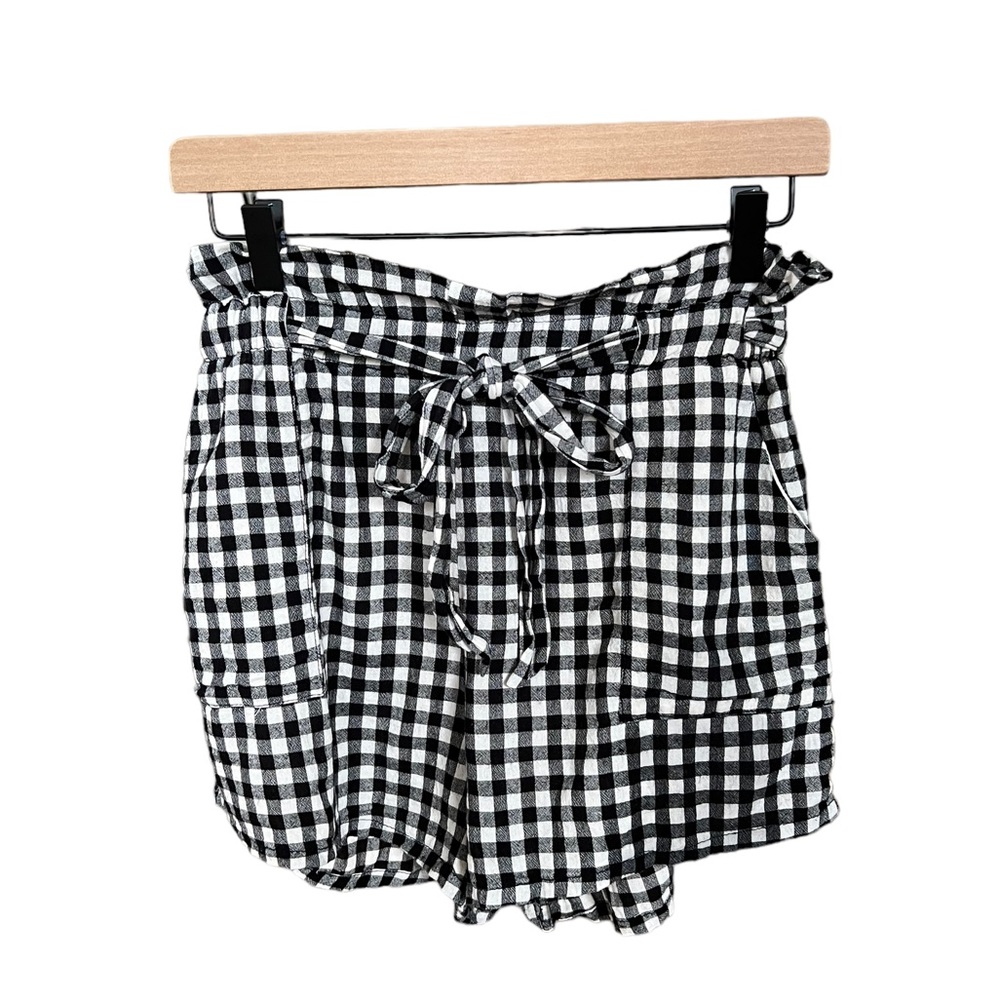 Checkered lunik ruffle shorts